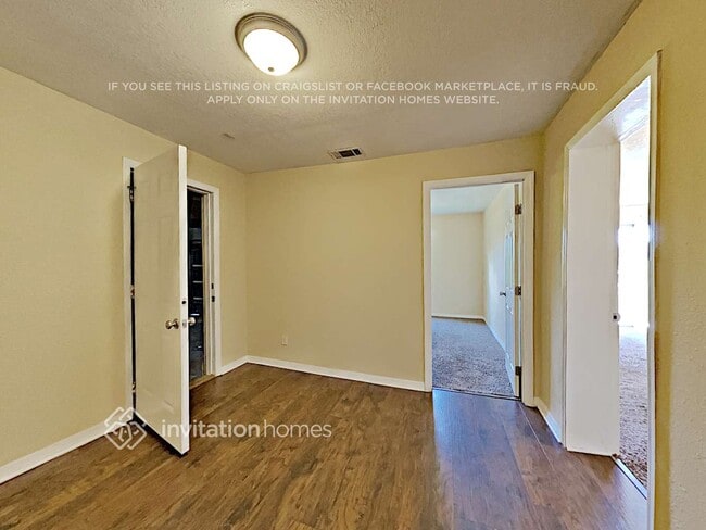 Photo - 9501 N Albany Ave