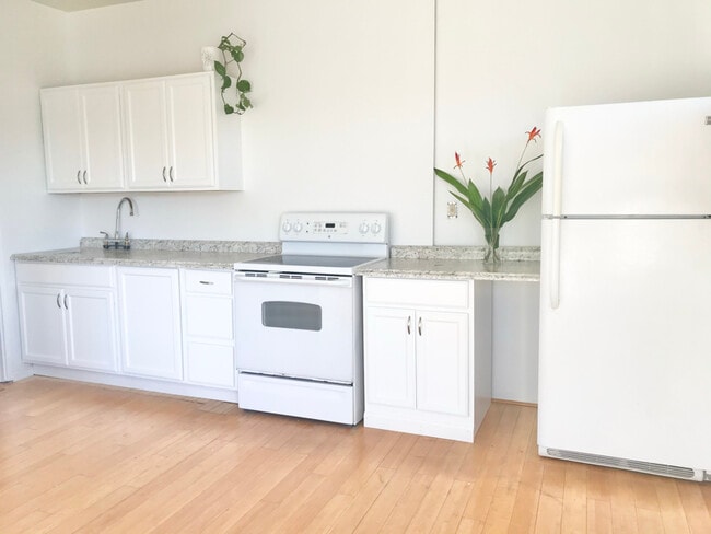 Building Photo - 317 Auhana Rd