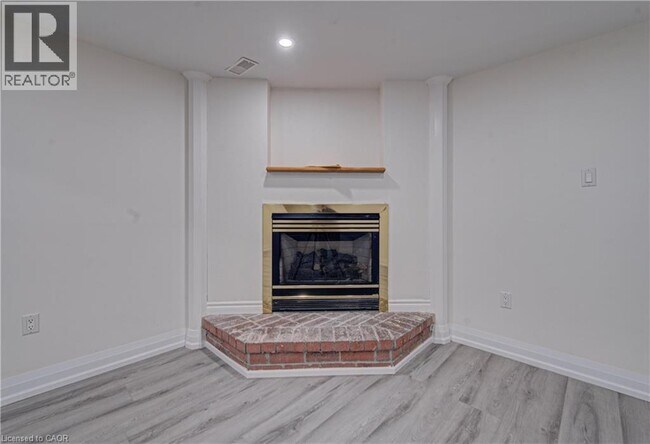 Photo - 383 Rexford Dr