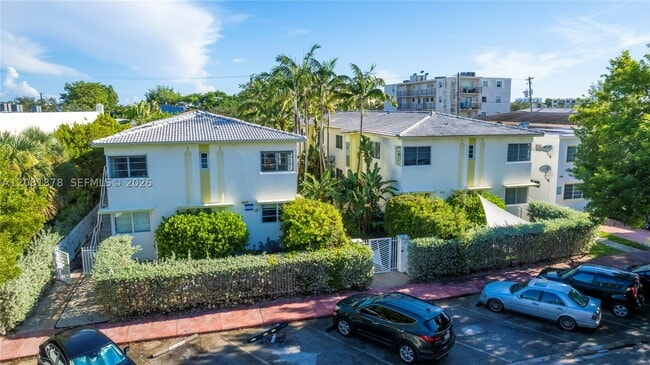 Building Photo - 104 Bay Dr E Unit 104