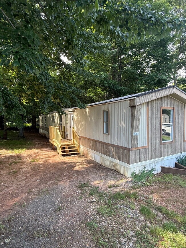 Photo - 3 Bedroom 2 Bath Singlewide in Tanglewood Park Madison Heights (Amherst County).