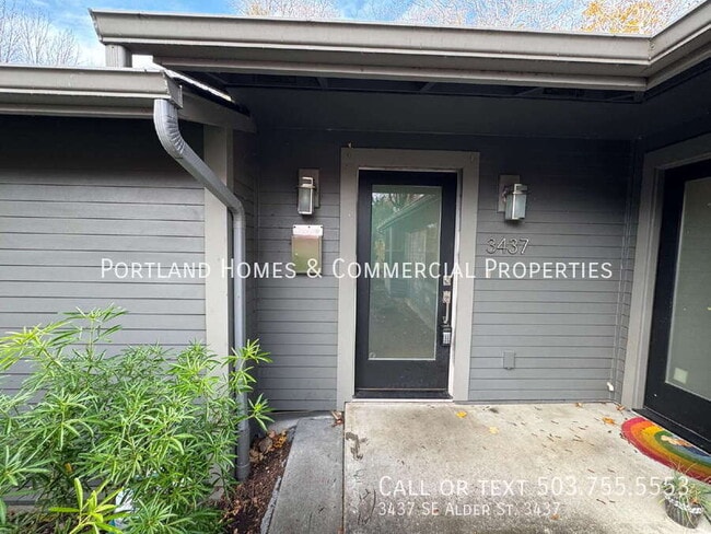 Building Photo - 3437 SE Alder St