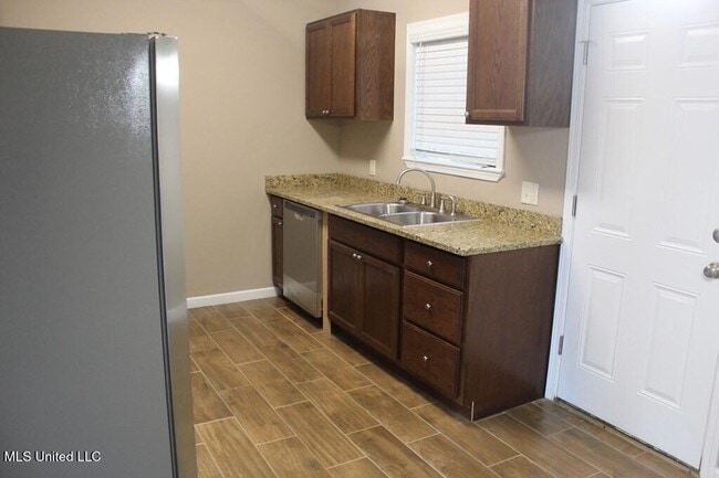 Photo - 1007 Bassett Dr Unidad B