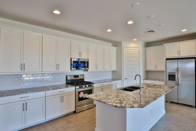 Photo - Beautiful 4 Bedroom 3 Bath Home in Mystic