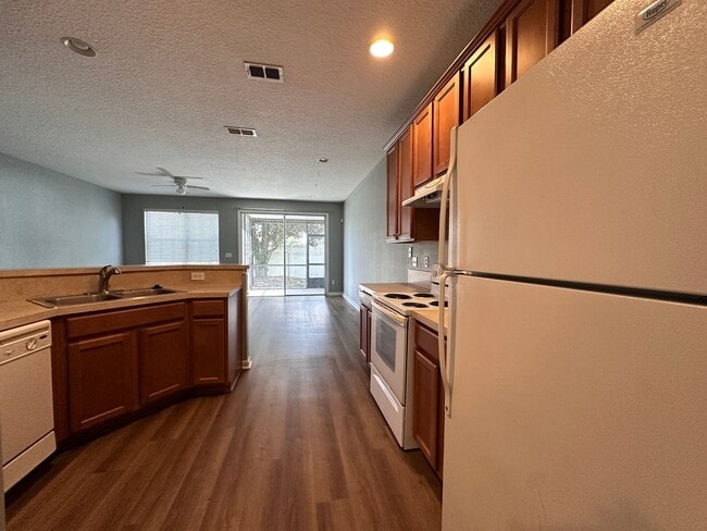 Photo - Oakleaf Plantation – Townhome – Briar Oaks