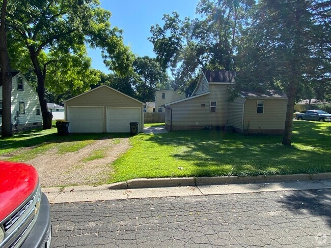 Building Photo - 1520 Monongalia Ave SW Rental