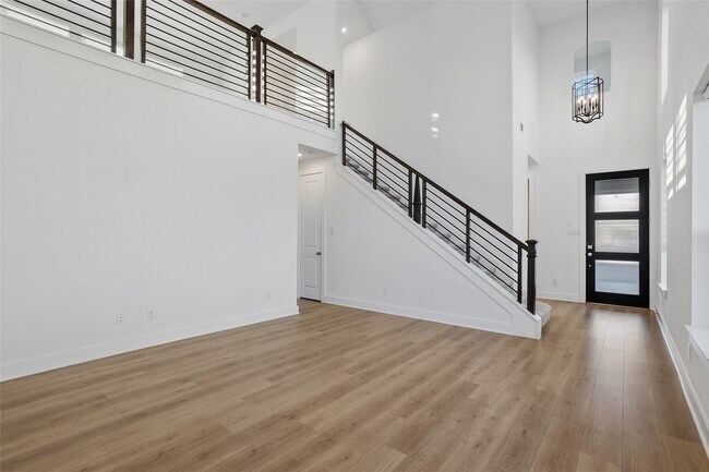 Photo - 21211 Metallic Blue Dr