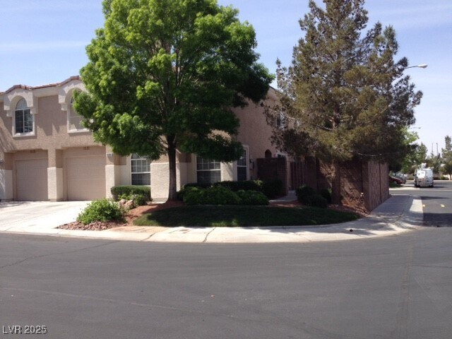 Building Photo - 10103 Tumbling Tree St Unit . Rental