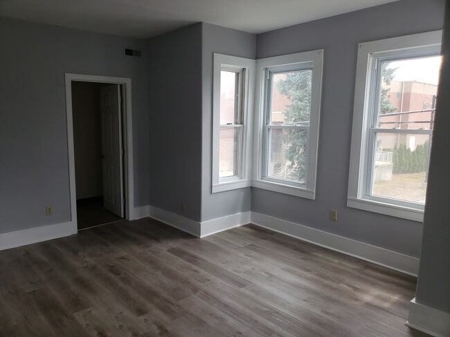 Living room - 100 Snow St Apartments Unit 100 Snow