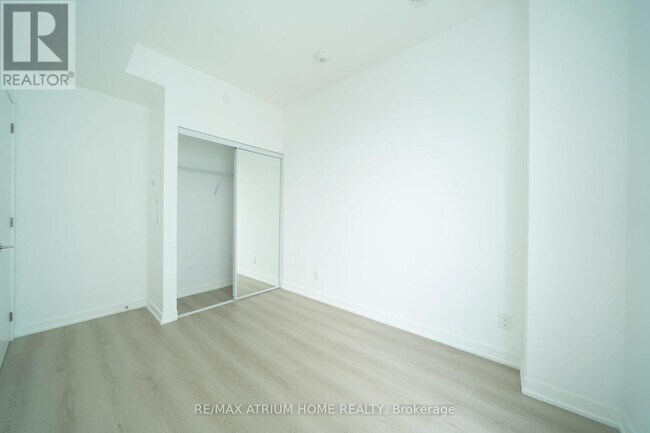 Photo - 100 Queen St E Unit 3707