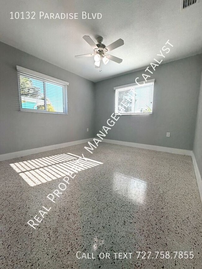 Photo - 10132 Paradise Blvd