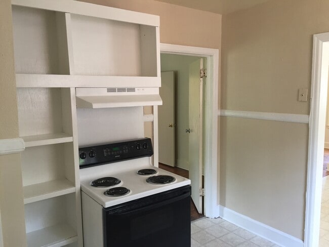 Photo - **AVAILABLE NOW**Midtown Columbus, GA 3 Bedroom / 1.5 Bathroom Home for Rent***
