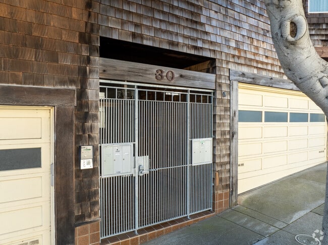 Photo - 30 Rosemont Pl