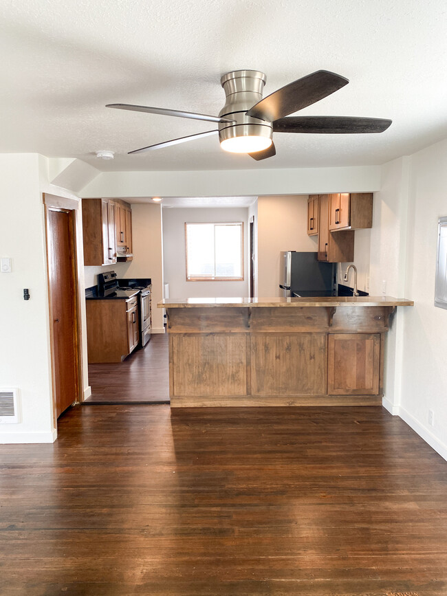 Front Entry Way of Kitchen - 719 SW 4th St Apartments Unit 100