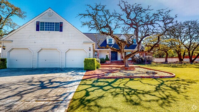 Building Photo - Large Custom Bennett Valley Home with Pool