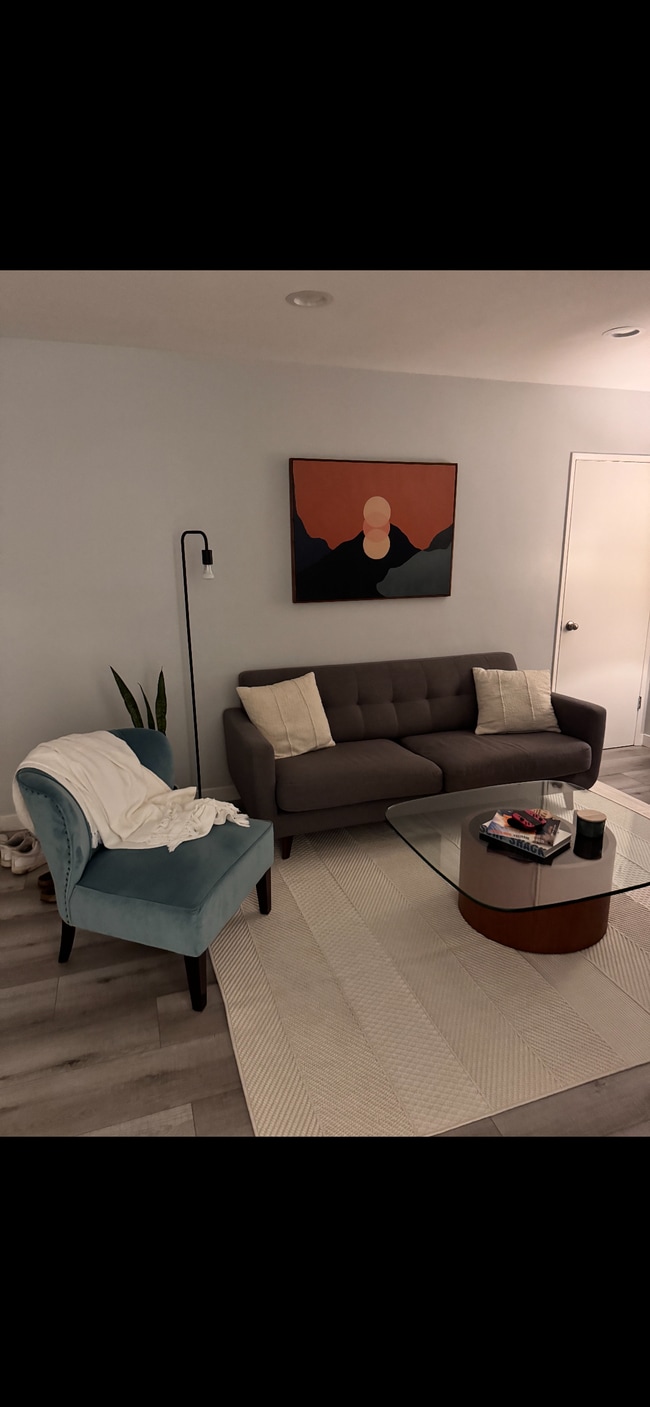 Living Room - 1947 Pelham Ave Unit 2