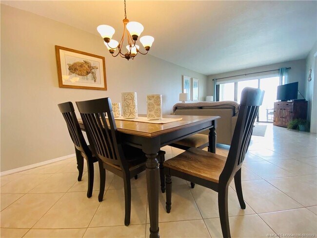 Building Photo - 9400 S Ocean Dr Unit 1003 B