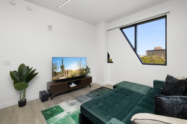 1030 N 1st St Unit SI ID1536814P
