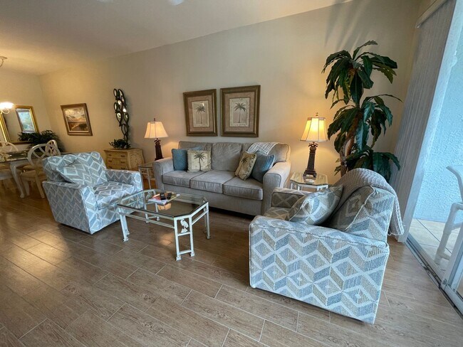 519 Roma Ct Unit Seasonal