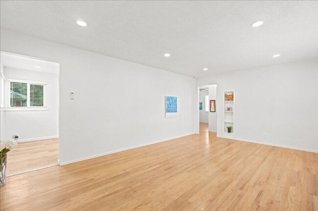 Photo - 201 K St