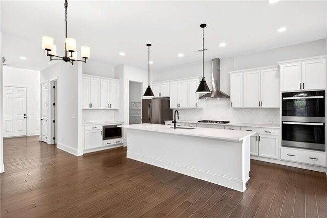 Photo - 395 Tillman Pass