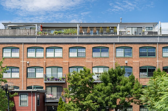 Photo - 210 Broadway Unidad 404