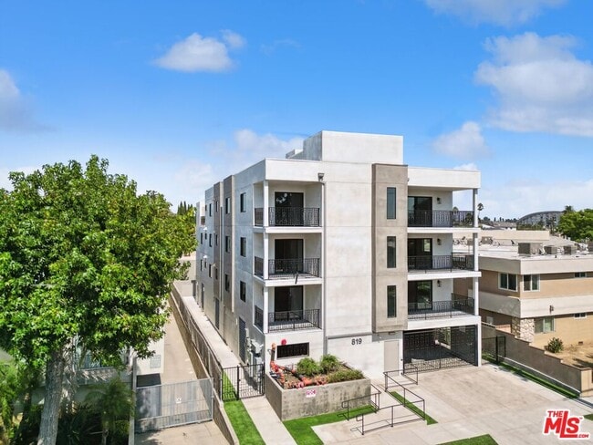 Photo - 819 E La Palma Dr Unit 3