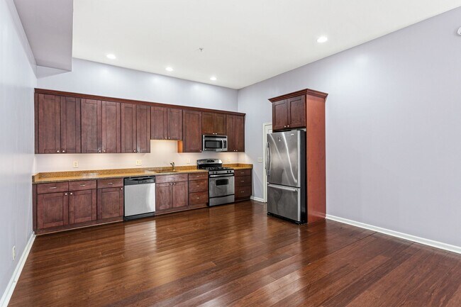 Photo - 2355 E York St Unidad D