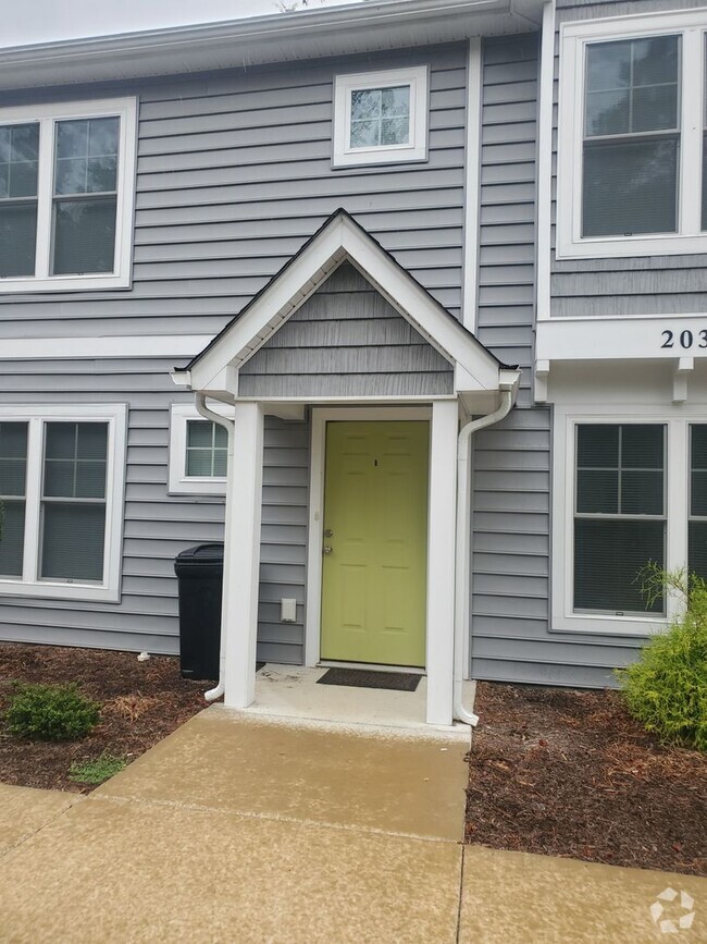 Building Photo - 203 N. Dillard Unit E-Blackstone-Ft Barfoo... Rental