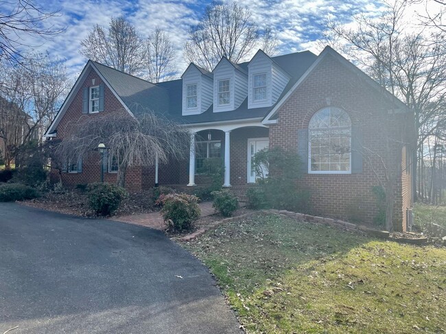 Beautiful Home in Forest - Beautiful Home in Forest