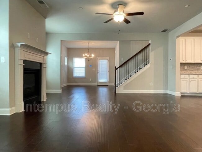Photo - 970 Shelnutt Dr