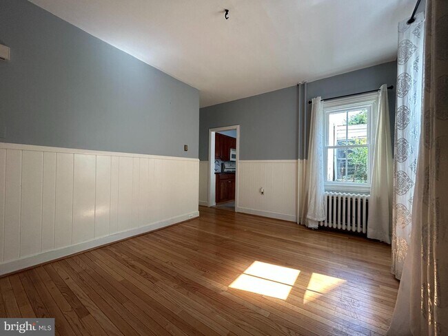 Photo - 77 Waterloo Ave