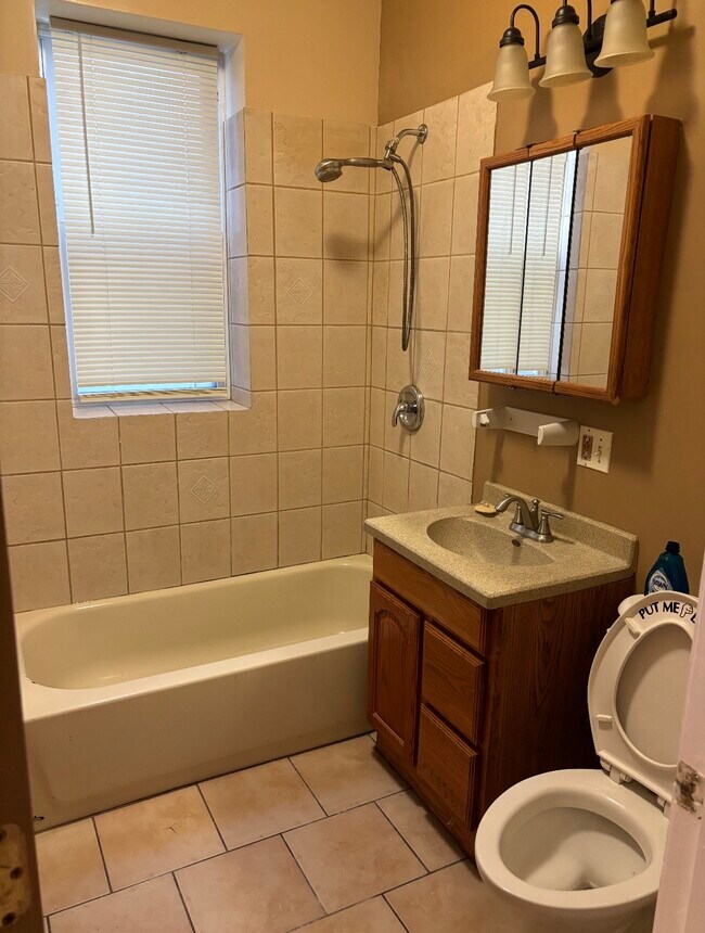 Photo - 4913 W Erie St Unidad #1