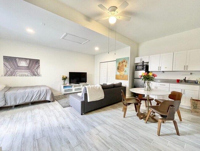 Photo - 15477 SW 23rd Ln Unidad A