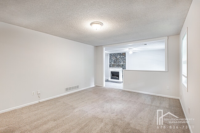 Photo - 1006 Hampton Ct NW