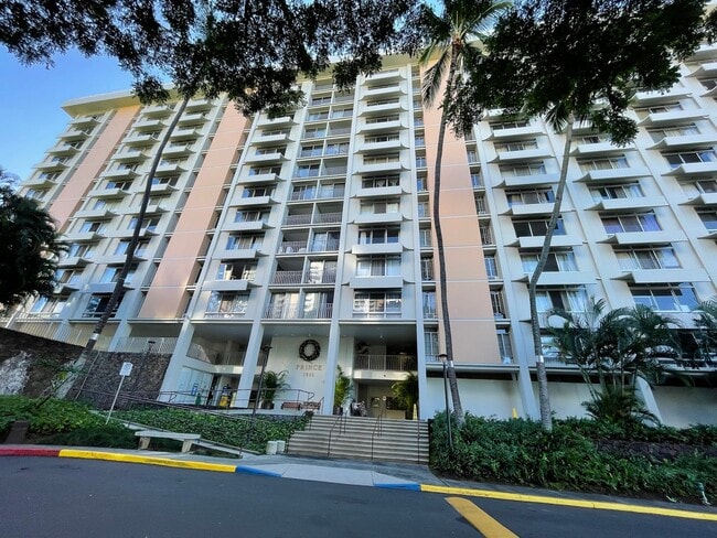 Building Photo - Queen Emma Gardens! Prince Tower! 1st floor Studio unit available now!