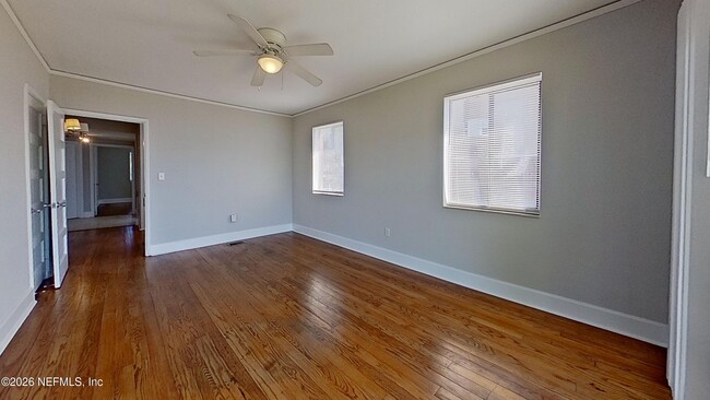 Photo - 1436 Le Baron Ave