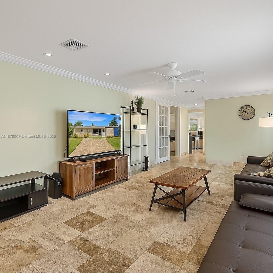 Photo - 1402 Urbino Ave