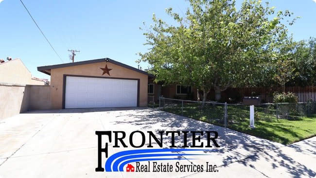 Building Photo - Tastefully updated 3-bed, 2-bath House for...