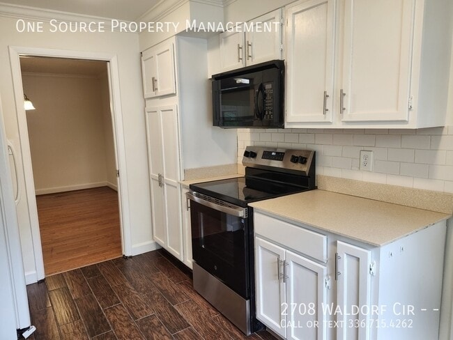 2708 Waldorf Cir
