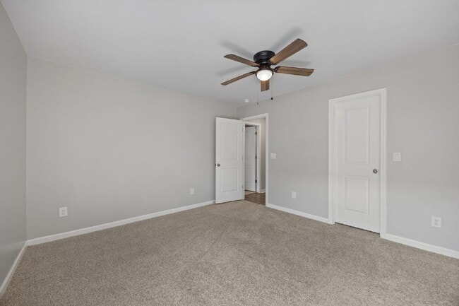 Photo - 4500 Sandstone Dr