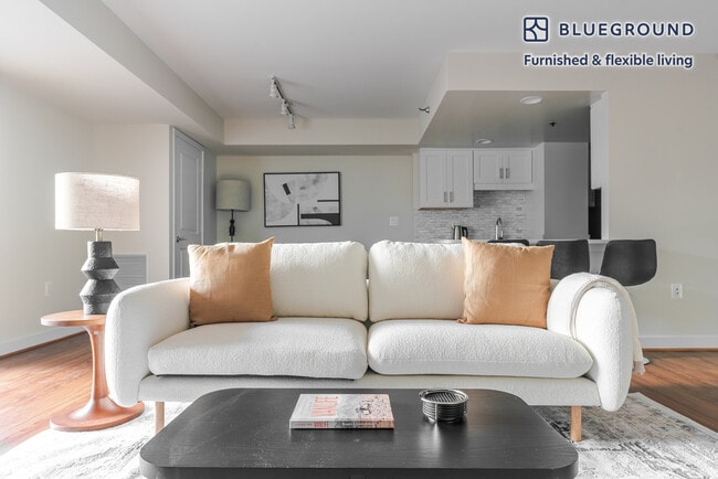 Photo - 4001 9th St N Unidad FL15-ID1117