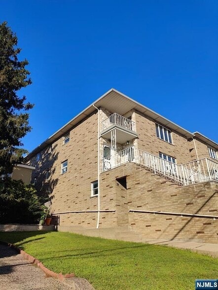Photo - 447 Jersey Ave