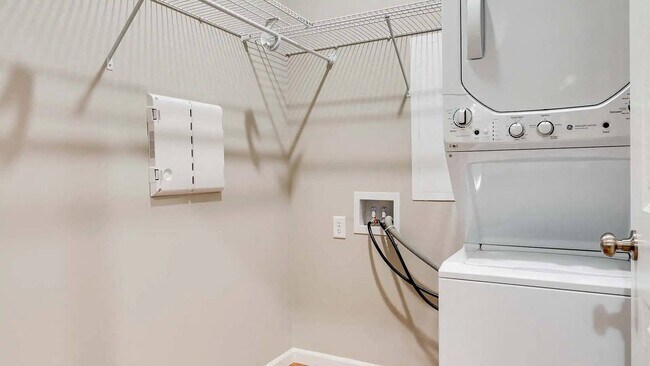 Circle Pines, MN Lexington Lofts | Ivy | Laundry