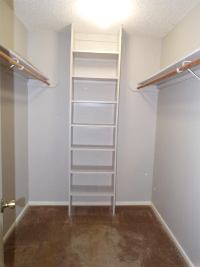 Photo - 121 E Maple Dr House