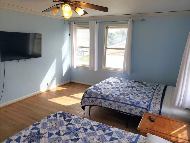 Photo - 2116 Grover Ave