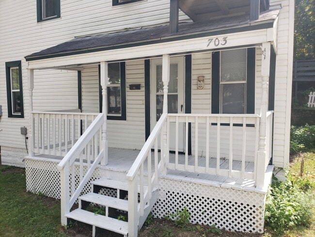Building Photo - 703 Jones St Unit 703