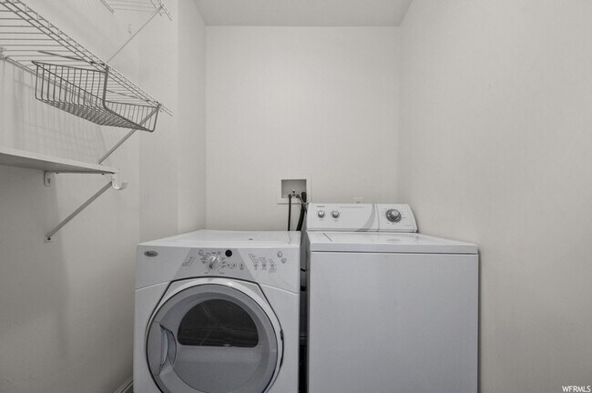 Photo - 129 Chandlerpoint Way