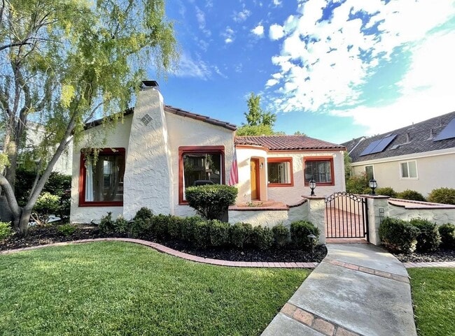 Building Photo - 1127 Clark Way