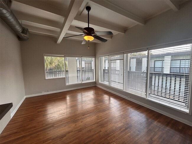 Photo - 219 Marshall St Unidad 214